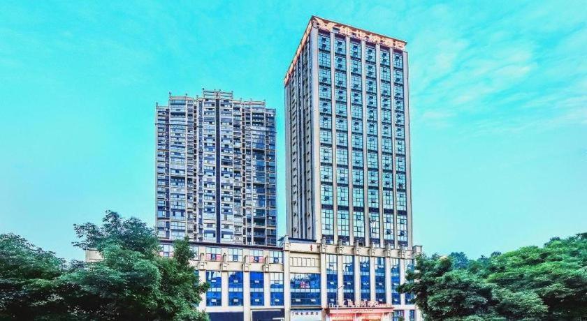 Vienna Hotel Sichuan Hejiang Yangtze River Bridge 루저우 외부 사진