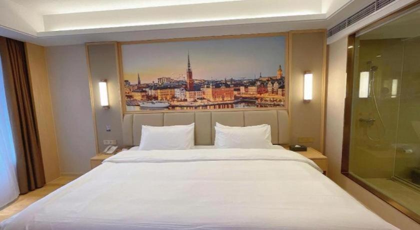 Vienna Hotel Sichuan Hejiang Yangtze River Bridge 루저우 외부 사진