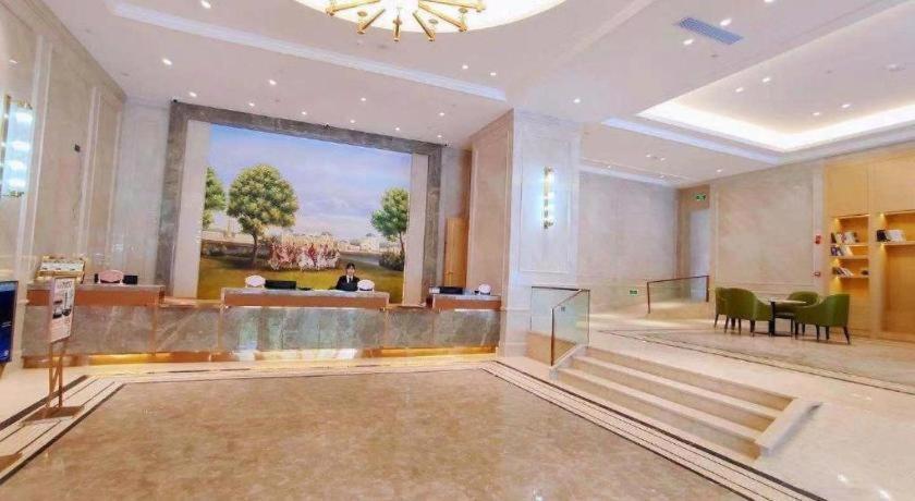 Vienna Hotel Sichuan Hejiang Yangtze River Bridge 루저우 외부 사진