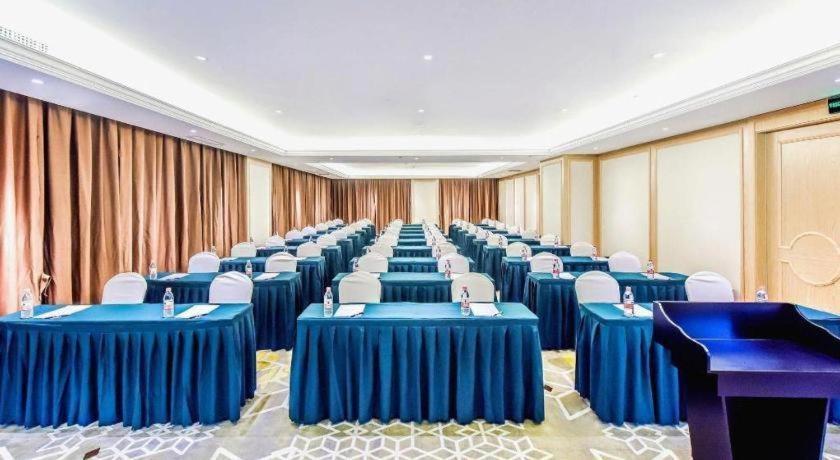 Vienna Hotel Sichuan Hejiang Yangtze River Bridge 루저우 외부 사진